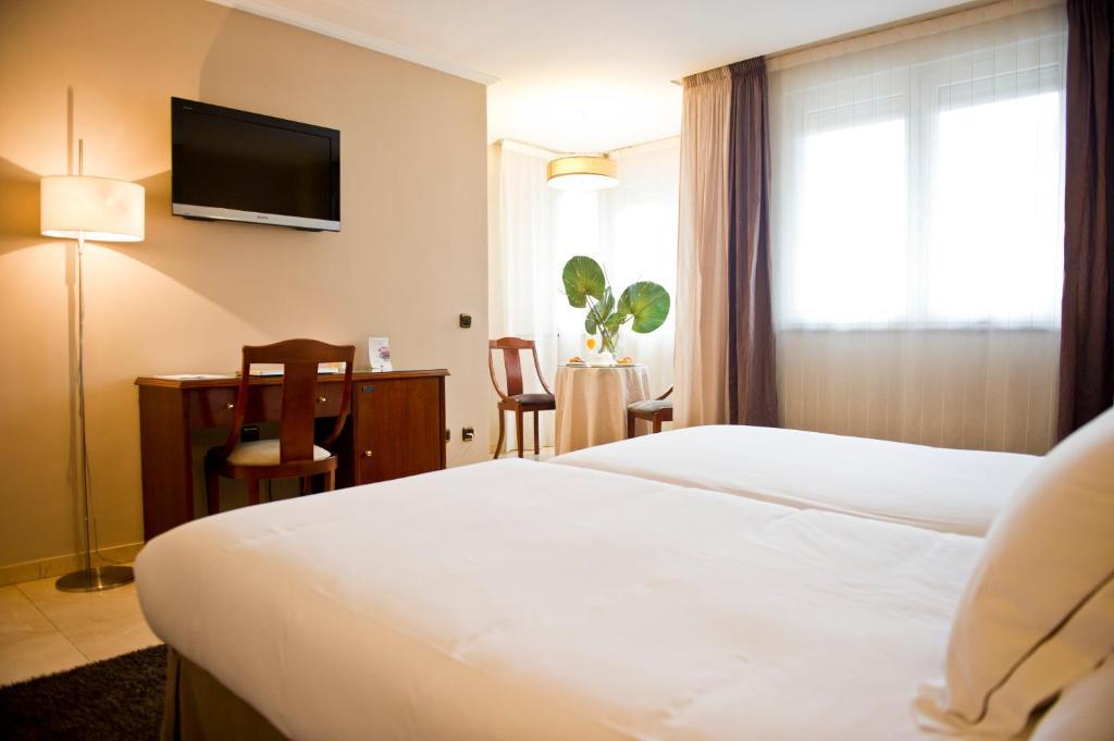 Hotel San Pedro Langreo Room photo