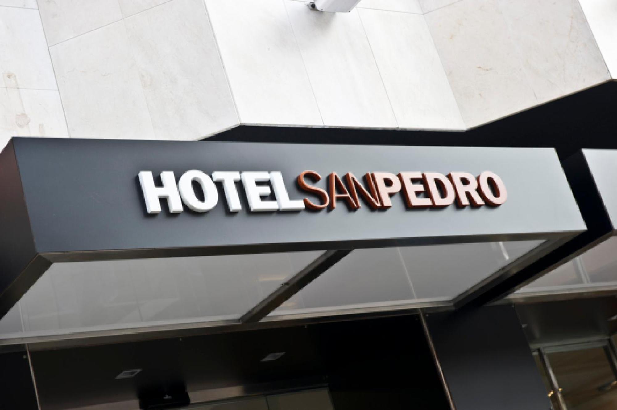 Hotel San Pedro Langreo Exterior photo